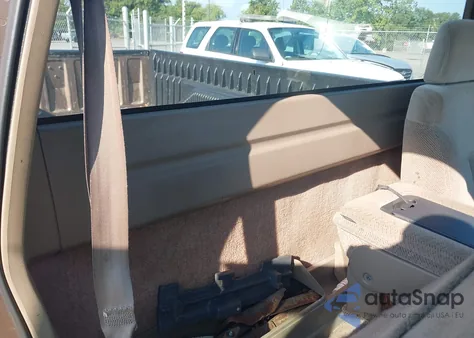 1997 Chevrolet Gmt-400 C1500 z USA, uszkodzony, nr VIN 1GCEC14MXVZ255225